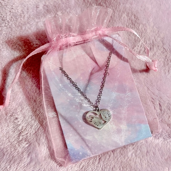 Hello Kitty & Dear Daniel Silver Stainless Steel Heart Pendant Necklace - Picture 8 of 8